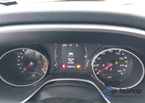 2018 Jeep Compass Latitude 4X4 z USA, uszkodzony, nr VIN 3C4NJDBB6JT232177